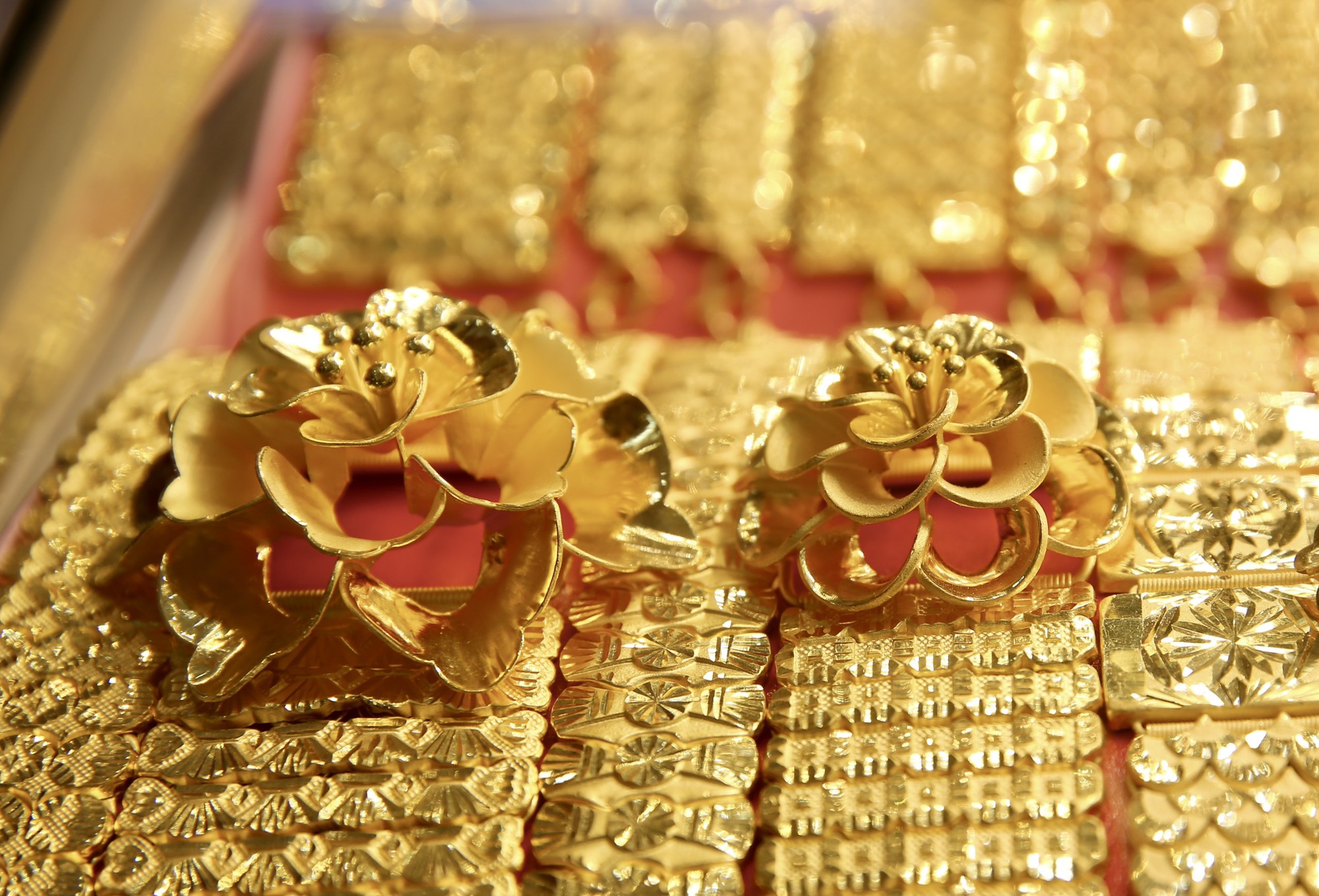 Giá vàng hôm nay 7-8: Vàng SJC, vàng nhẫn cùng tăng