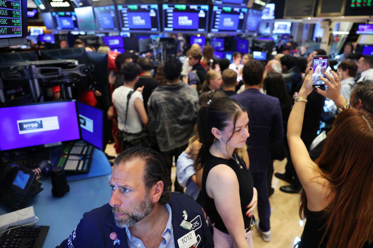 Tin nóng 19/06: S&P 500, Nasdaq đạt đỉnh kỷ lục nhờ cơn sốt AI